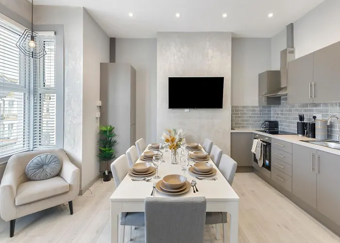 Wembley Luxury 3 Bedroom