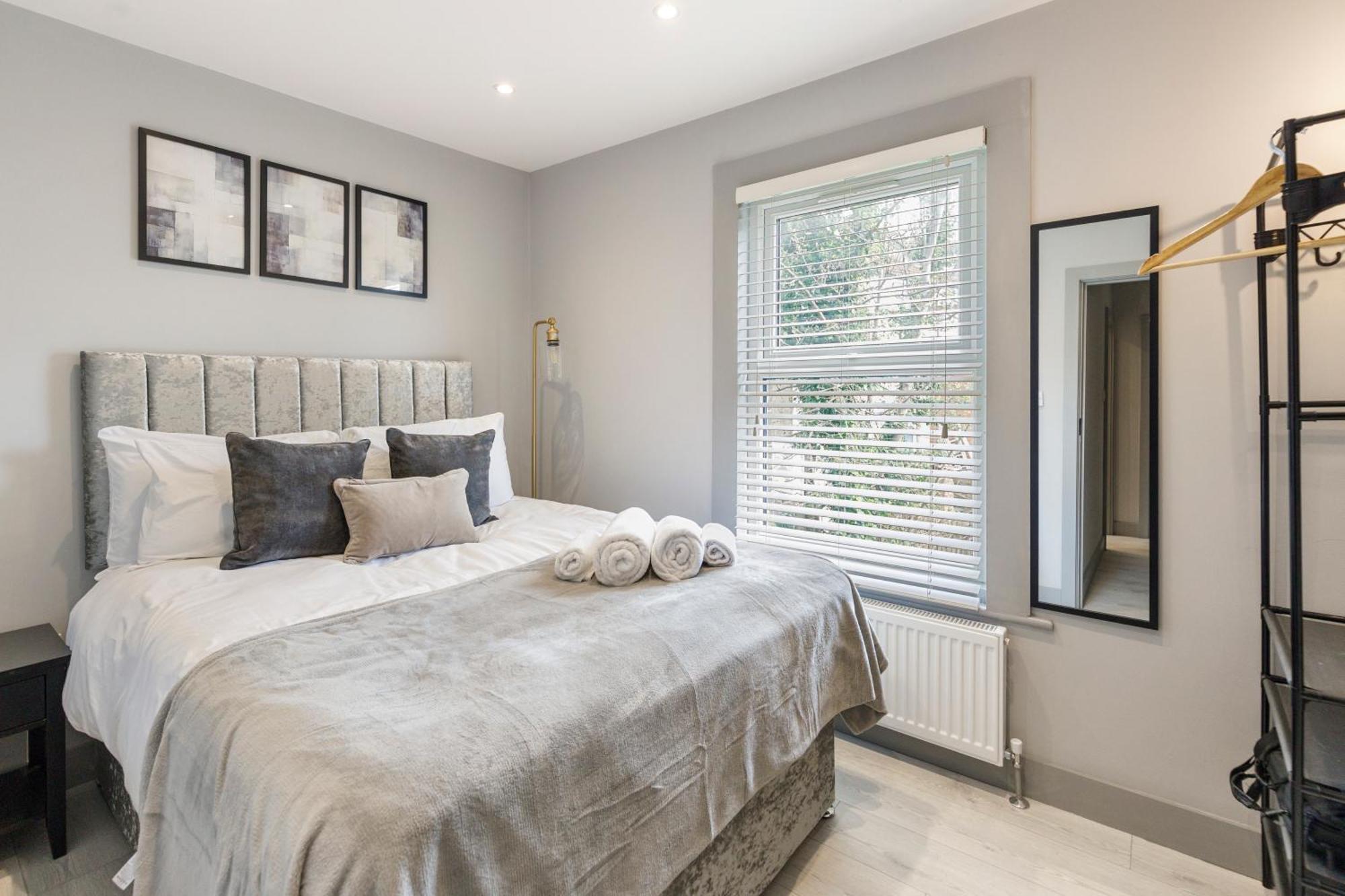 Wembley Luxury 3 Bedroom *